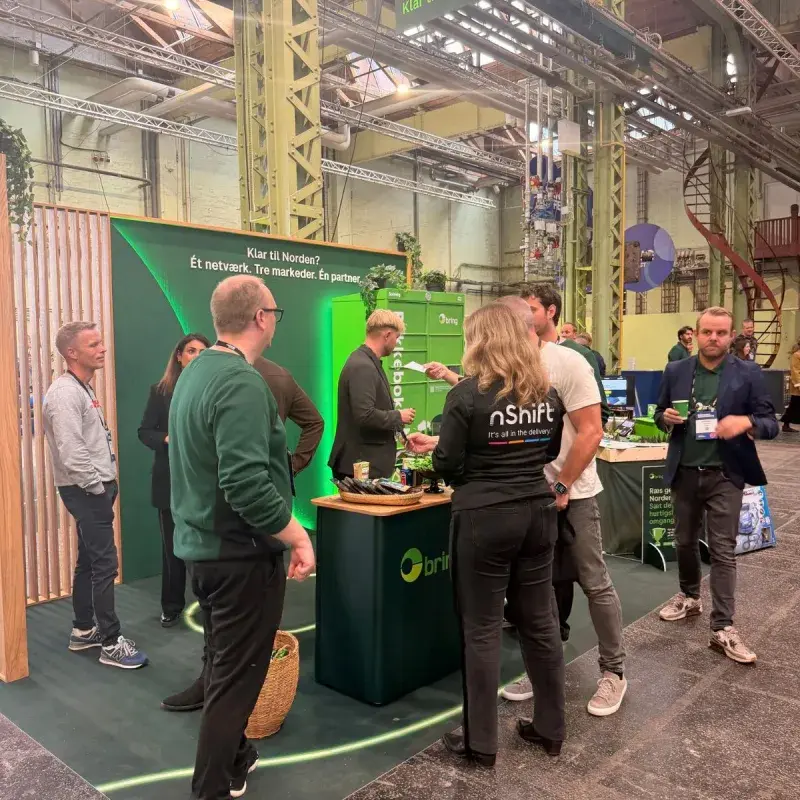 Visitors collecting their Bring labels at the Bring stand during the nShift and Bring competition at E-handelskonferencen 2026