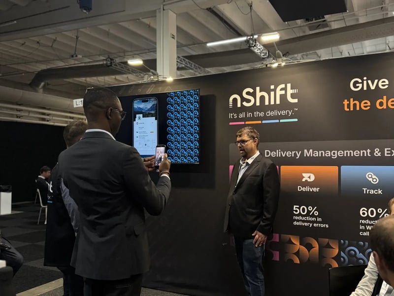 Visitors in conversation at the nShift stand L:11 at Logistics & Automation Stockholm 2026